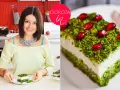 Dorota prezentuje ciasto leśny mech na dużą blachę, udekorowane granatem i pistacjami.