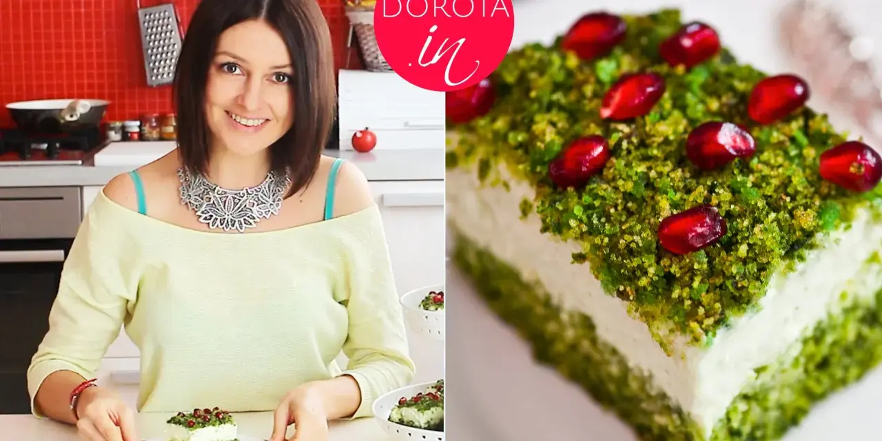 Dorota prezentuje ciasto leśny mech na dużą blachę, udekorowane granatem i pistacjami.