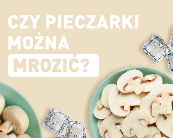Czy pieczarki można mrozić? Na talerzu świeże pieczarki i kostki lodu.
