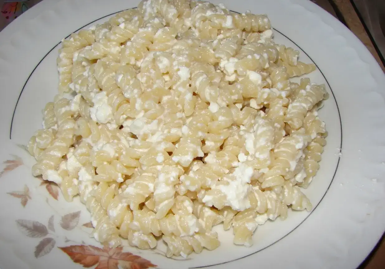 Fusilli z serem, proste i pyszne danie. Makaron z serem, idealny na szybki obiad lub kolację.